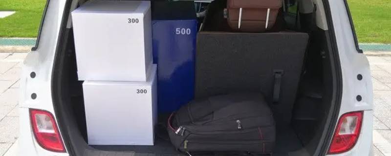 别克gl6后备箱开关在哪